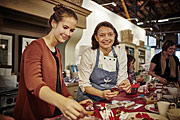 2015: In der LECKER Sweet Corner gibt Christine Bergmayer  Tipps und Tricks rund um das Modellieren und Verzieren von süßen Versuchungen